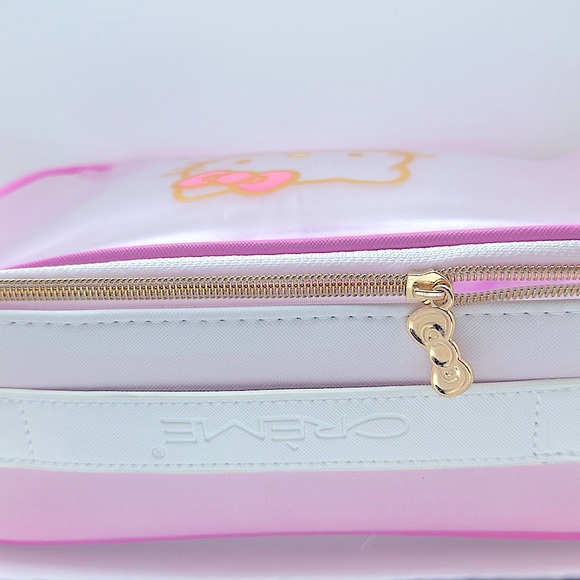 NEW🎀Hello Kitty x the Creme Shop Cosmetic Bag - Picture 3 of 4